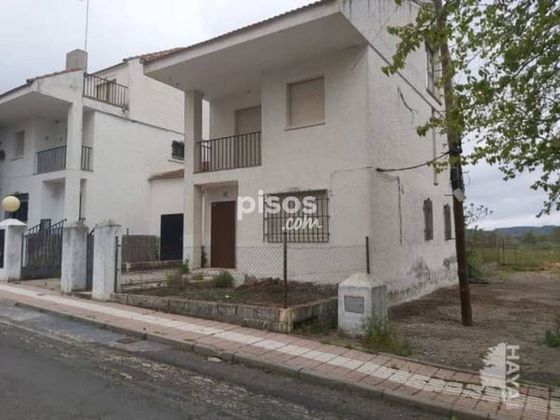 Foto 1 de Casa adossada en venda a Brazatortas de 3 habitacions amb terrassa i garatge
