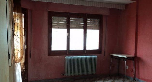 Foto 2 de Pis en venda a calle San Lorenzo de 3 habitacions amb terrassa i calefacció