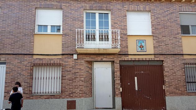 Foto 2 de Casa en venda a Tomelloso de 4 habitacions amb terrassa i balcó