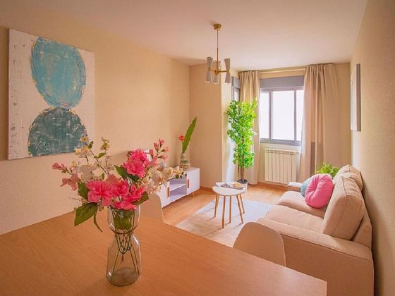 Foto 2 de Piso en venta en calle Coruña de 2 habitaciones con garaje y aire acondicionado