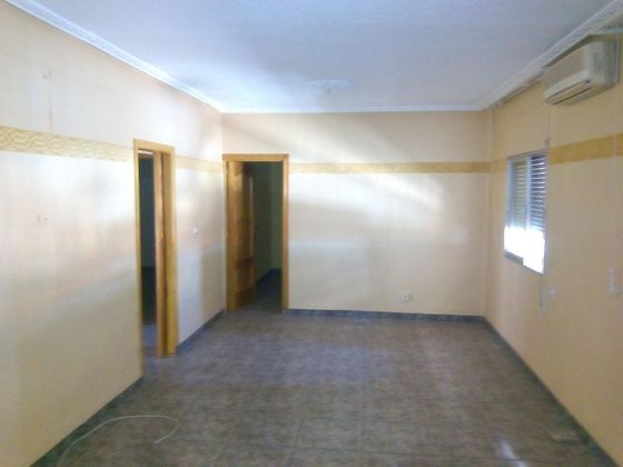 Foto 1 de Piso en venta en Manzanares de 2 habitaciones con terraza y aire acondicionado