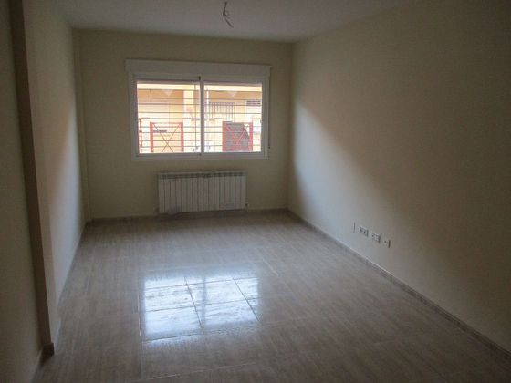 Foto 1 de Venta de piso en calle Morera de 3 habitaciones con terraza y garaje