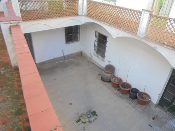 Foto 1 de Casa adossada en venda a calle Ramon y Cajal de 8 habitacions amb terrassa