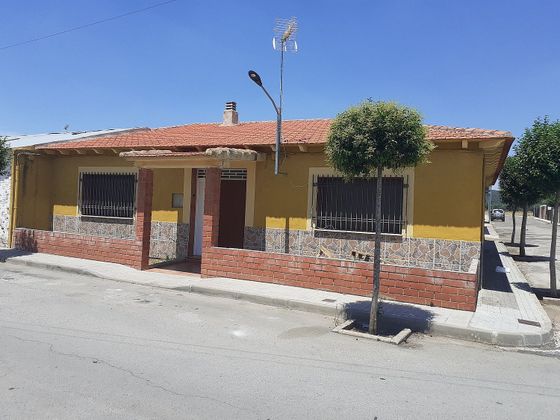 Foto 1 de Casa adossada en venda a calle Ciudad Real de 3 habitacions amb terrassa i calefacció