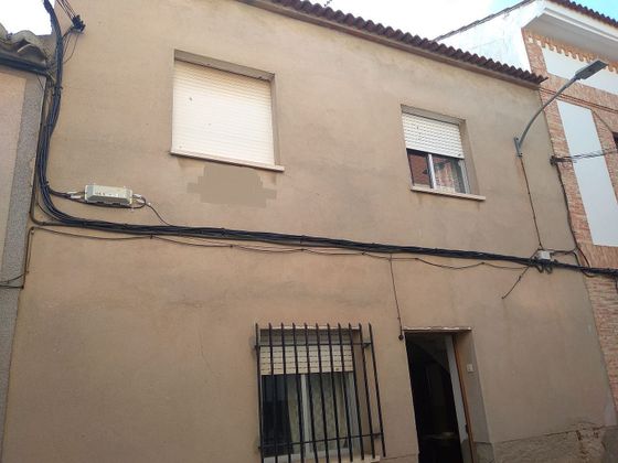 Foto 2 de Casa adossada en venda a Almodóvar del Campo de 4 habitacions amb terrassa