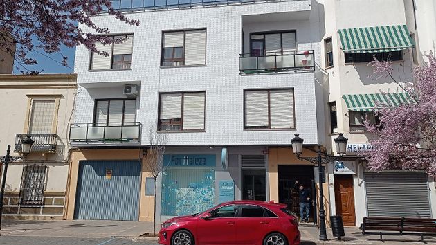 Foto 1 de Dúplex en venta en Tomelloso de 6 habitaciones con terraza y garaje