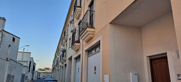 Foto 2 de Venta de chalet en Socuéllamos de 2 habitaciones con terraza y garaje