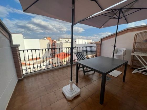 Foto 1 de Àtic en lloguer a Centro - Puertollano de 2 habitacions amb terrassa i mobles