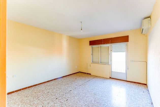 Foto 1 de Venta de piso en Mora de 3 habitaciones con terraza y aire acondicionado