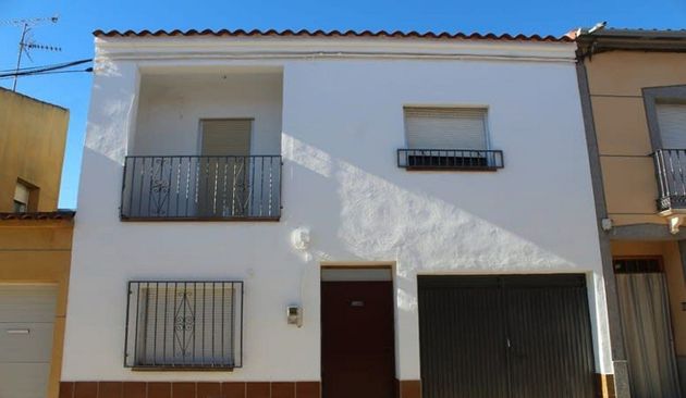 Foto 2 de Venta de casa en Membrilla de 3 habitaciones con garaje y balcón