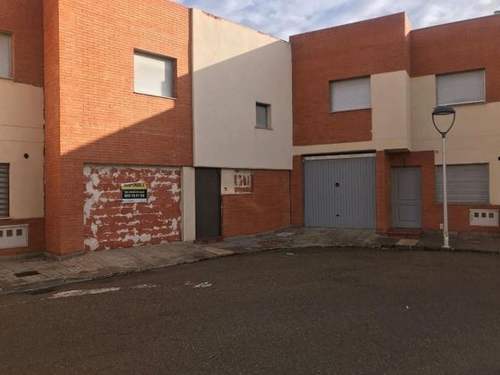 Foto 2 de Casa en venda a calle Aquilino Arribas Fernández de 2 habitacions i 120 m²