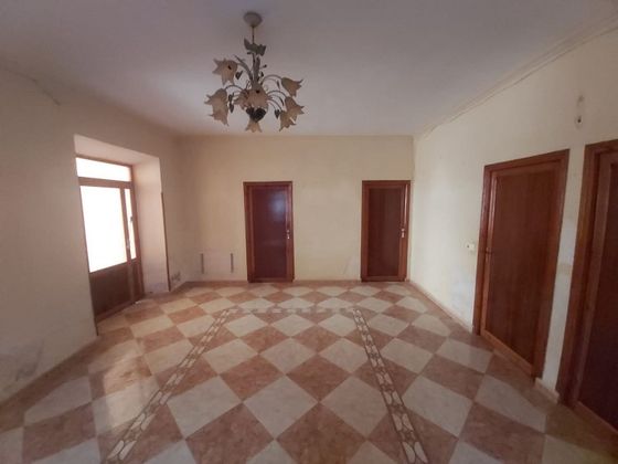 Foto 1 de Venta de casa en Argamasilla de Alba de 4 habitaciones y 171 m²