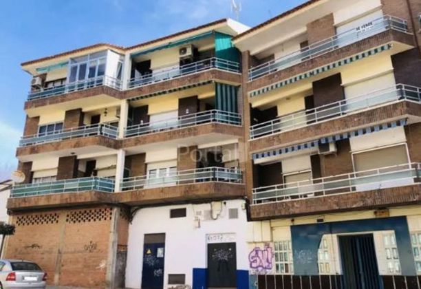 Foto 1 de Pis en venda a calle De la Hispanidad de 4 habitacions amb balcó