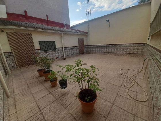 Foto 1 de Venta de casa en Centro - Puertollano de 6 habitaciones con jardín y aire acondicionado