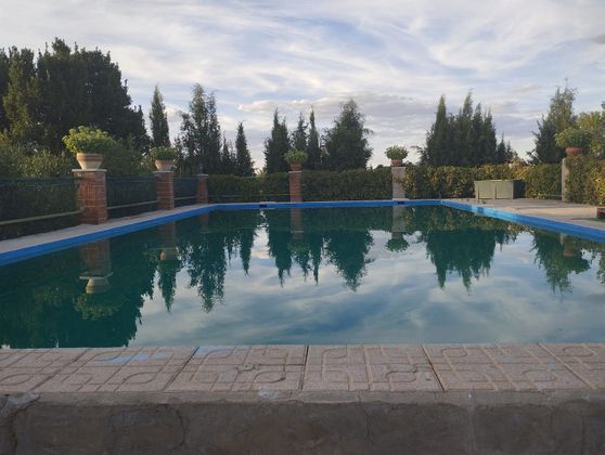 Foto 2 de Xalet en venda a Argamasilla de Calatrava de 3 habitacions amb piscina i garatge