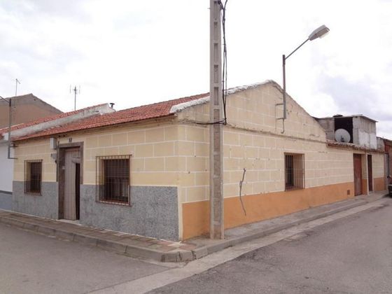 Foto 1 de Casa en venda a Puerto Lápice de 4 habitacions i 105 m²