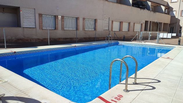 Foto 1 de Pis en venda a Pozuelo de Calatrava de 2 habitacions amb terrassa i piscina