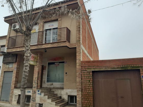 Foto 1 de Casa en venta en calle Donantes de Sangre de 3 habitaciones con jardín y balcón