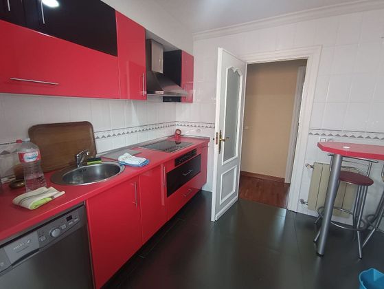 Foto 2 de Piso en alquiler en calle Bernardo Balbuena de 2 habitaciones con muebles y aire acondicionado