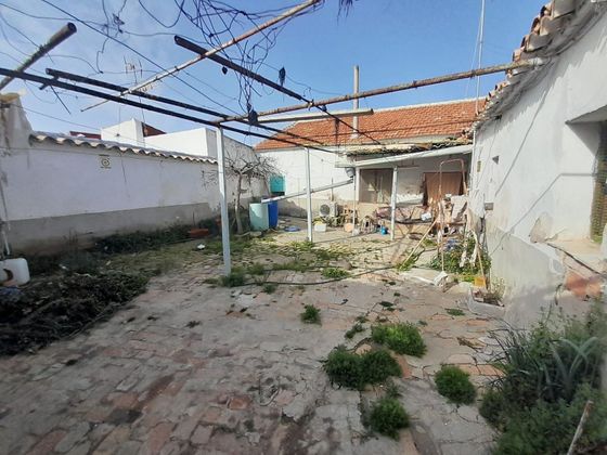 Foto 2 de Venta de casa en Centro - Puertollano de 3 habitaciones con jardín y aire acondicionado