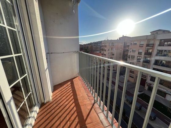 Foto 1 de Pis en lloguer a Centro - Puertollano de 4 habitacions amb terrassa i mobles