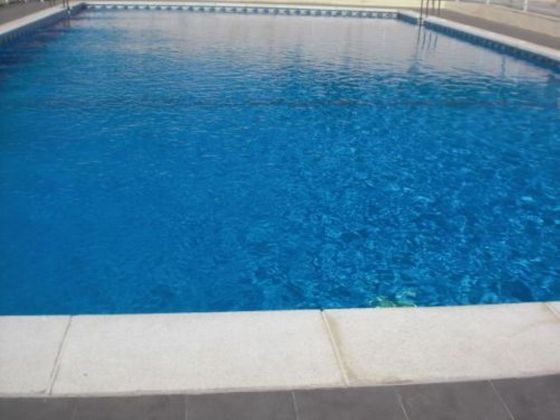 Foto 1 de Alquiler de piso en PAU 2-600 de 3 habitaciones con terraza y piscina