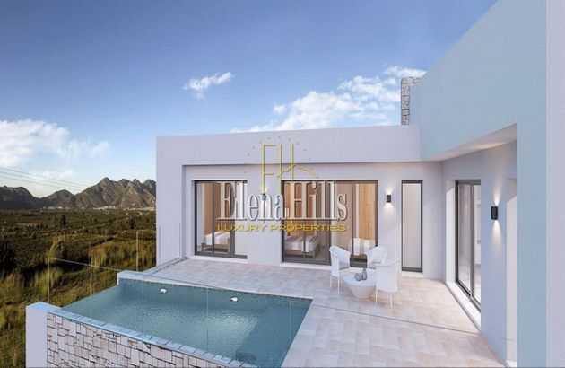Foto 2 de Chalet en venta en Orba de 3 habitaciones con terraza y piscina