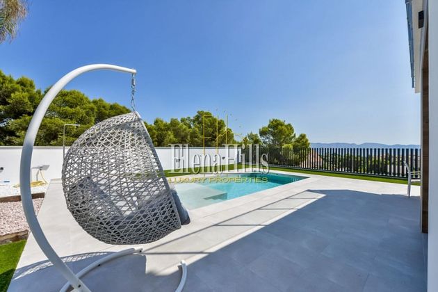 Foto 2 de Xalet en venda a Nucia (la) de 3 habitacions amb terrassa i piscina