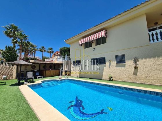 Foto 1 de Xalet en venda a Nucia (la) de 5 habitacions amb terrassa i piscina