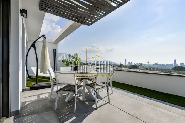 Foto 2 de Piso en venta en Cala de Finestrat de 3 habitaciones con terraza y piscina
