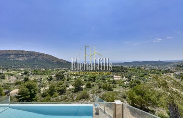 Foto 2 de Xalet en venda a Finestrat pueblo de 6 habitacions amb terrassa i piscina