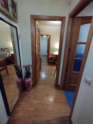 Foto 2 de Piso en venta en Numancia de 2 habitaciones con terraza y garaje