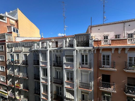 Foto 1 de Piso en venta en Fuente del Berro de 3 habitaciones con terraza y garaje