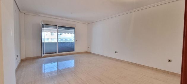 Foto 1 de Pis en venda a calle Cecilio Valverde Mazuelas de 3 habitacions amb terrassa i garatge