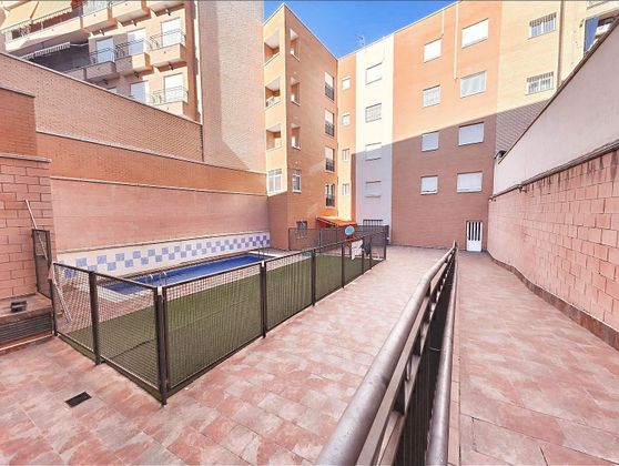 Foto 1 de Venta de piso en plaza Palacio de 3 habitaciones con terraza y piscina