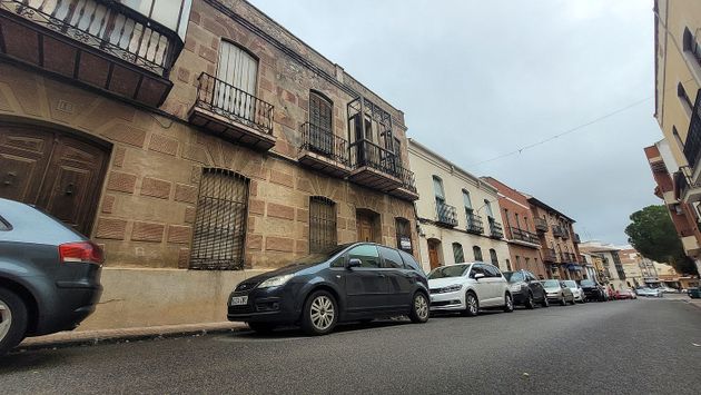 Foto 1 de Chalet en venta en calle Ramon y Cajal de 5 habitaciones con terraza y balcón