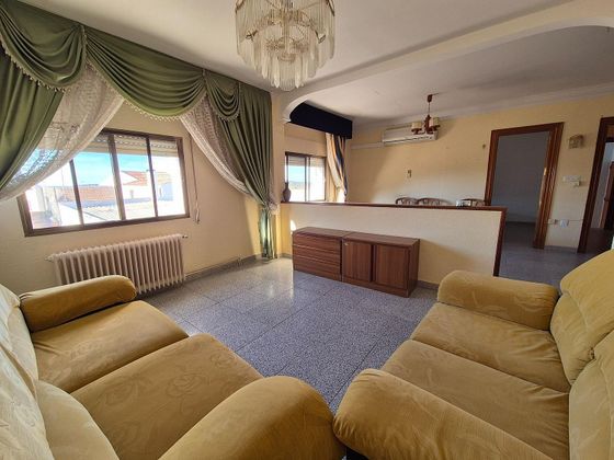 Foto 2 de Xalet en venda a PAU 2-600 de 4 habitacions amb terrassa i aire acondicionat