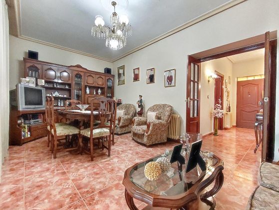 Foto 1 de Casa en venda a calle Romero de Torres de 3 habitacions amb terrassa i aire acondicionat