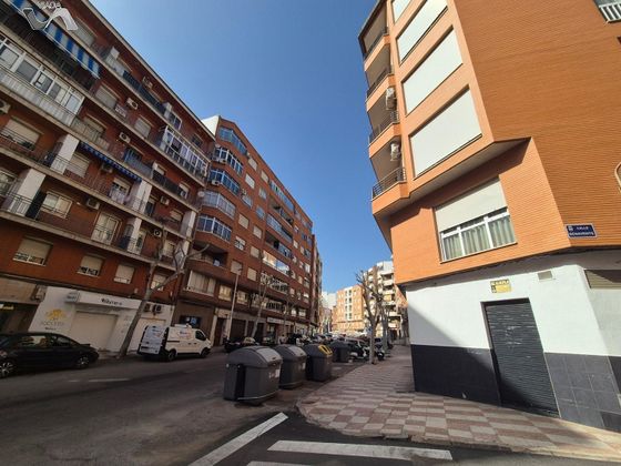 Foto 1 de Venta de piso en calle Benavente de 3 habitaciones con terraza y balcón