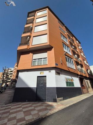 Foto 2 de Venta de piso en calle Benavente de 3 habitaciones con terraza y balcón