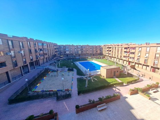 Foto 1 de Pis en venda a Villayuventus-Renfe de 3 habitacions amb terrassa i piscina