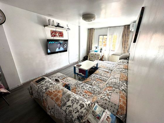 Foto 2 de Piso en venta en Reyes de 3 habitaciones con terraza y aire acondicionado