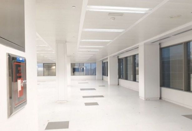Foto 2 de Alquiler de oficina en San Pascual de 326 m²