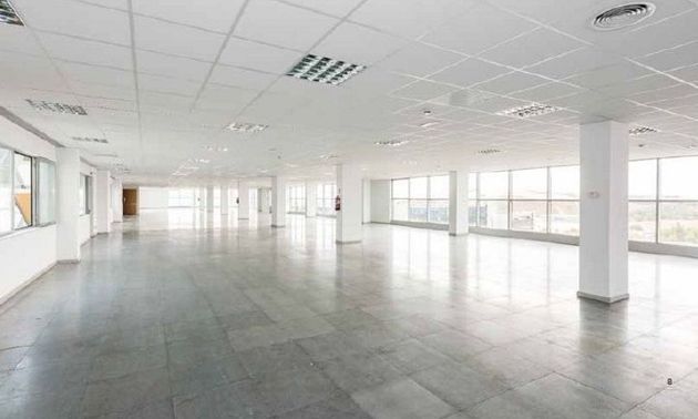 Foto 2 de Oficina en alquiler en Rivas Futura de 292 m²