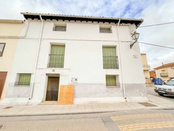 Foto 1 de Casa adossada en venda a Burgo de Osma-Ciudad de Osma de 5 habitacions amb balcó