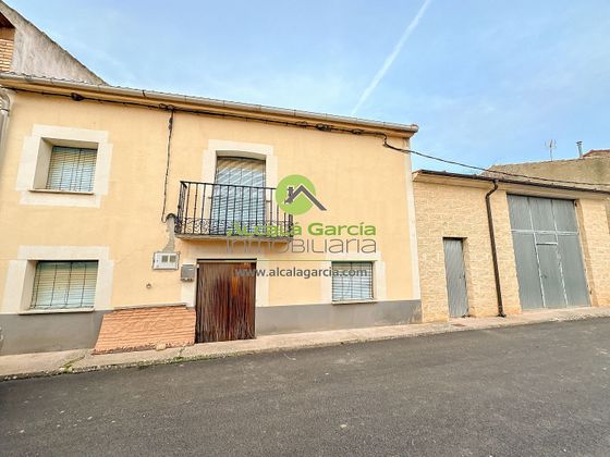 Foto 1 de Casa en venda a San Esteban de Gormaz de 4 habitacions i 335 m²