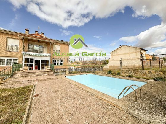 Foto 1 de Xalet en venda a Burgo de Osma-Ciudad de Osma de 5 habitacions amb terrassa i piscina