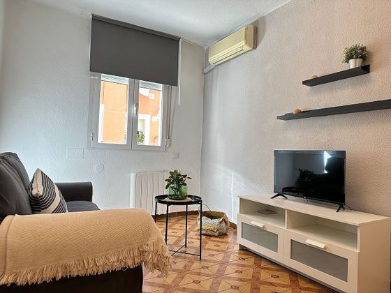 Foto 1 de Piso en alquiler en calle Julia Nebot de 3 habitaciones con muebles y calefacción
