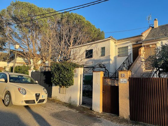Foto 1 de Casa en venta en Robledo de Chavela de 3 habitaciones con piscina y jardín