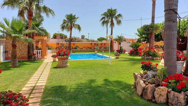 Foto 2 de Xalet en venda a Zona Mar Xica de 1 habitació amb piscina i jardí